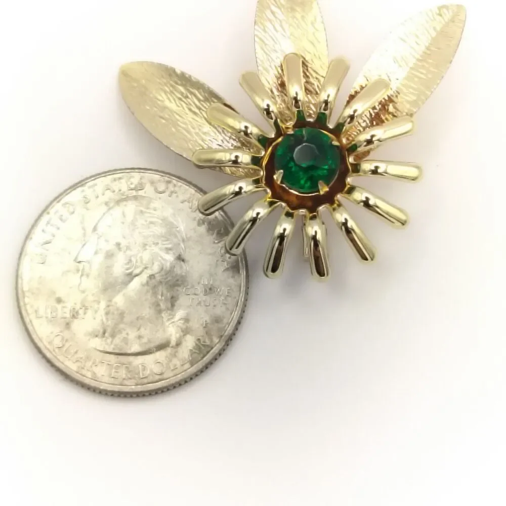 Green Stone Flower Gold Tone Vintage Pin Brooch